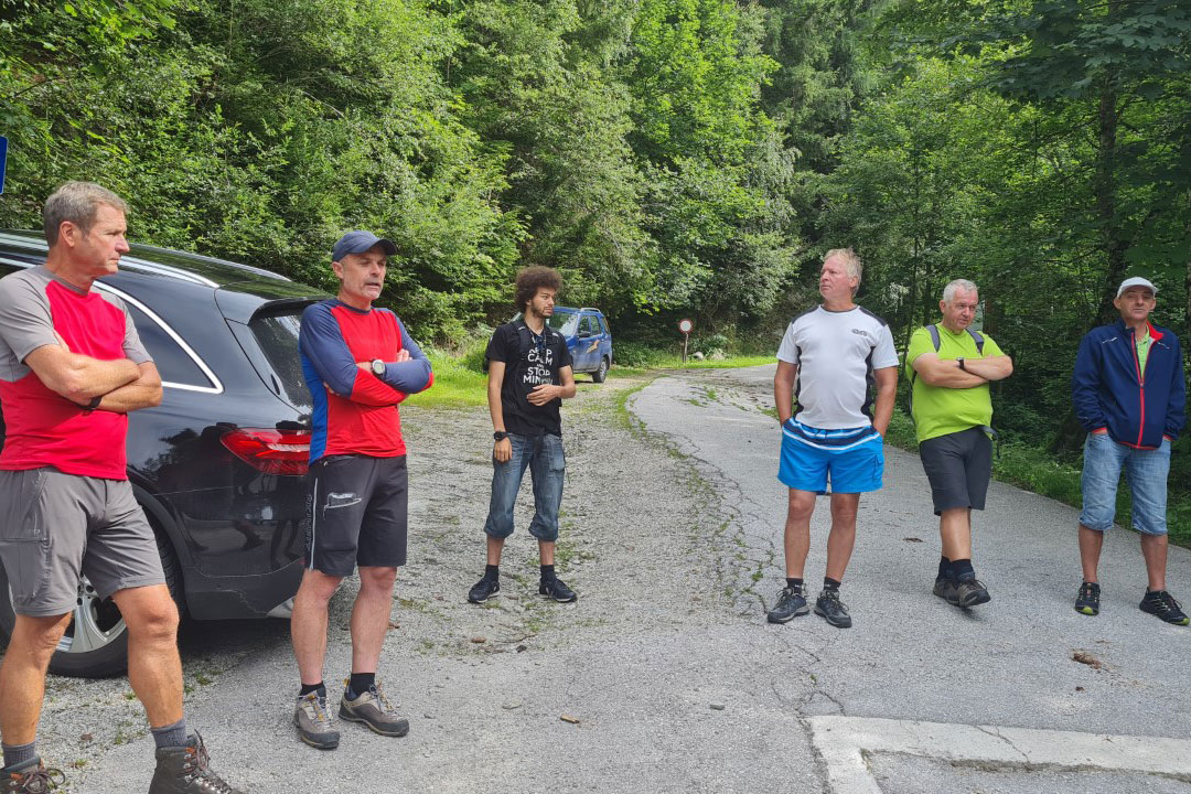 Treffen am Parkplatz (Foto: Elke Kerschbaumer)